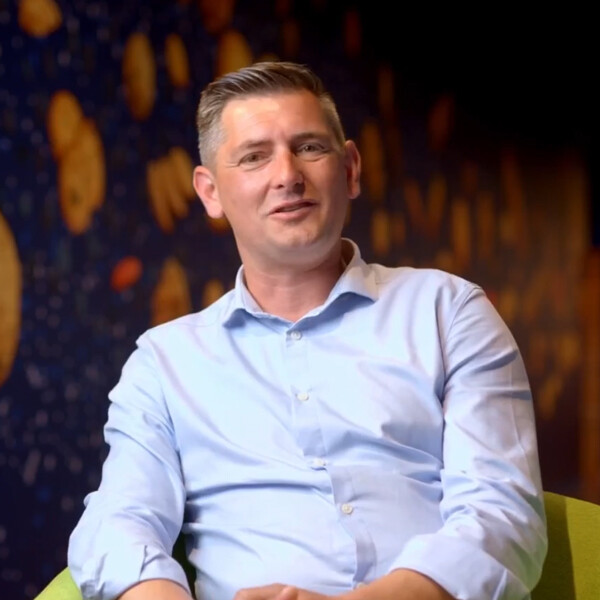 Vivre en Loir-et-Cher - Témoignage de Jonathan Chigot, directeur de la Biscuiterie de Chambord